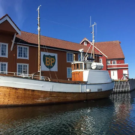 Finnoya With 180* Atlantic Veiw Дом отдыха Finnoy