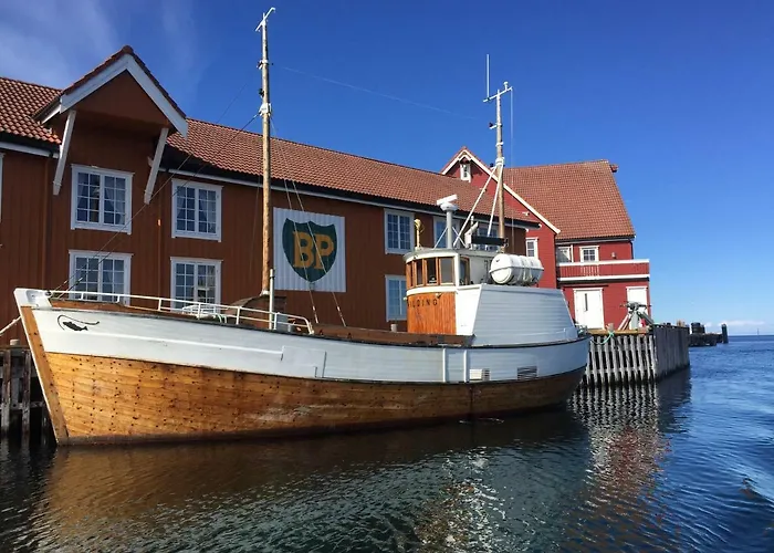 Finnoya With 180* Atlantic Veiw Дом отдыха Finnoy